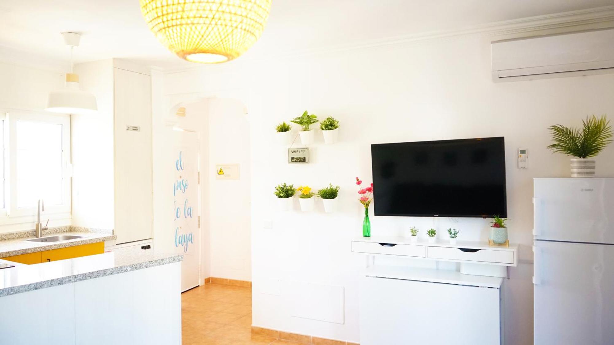 Precioso Apartamento Recien Reformado En Нерха Екстериор снимка